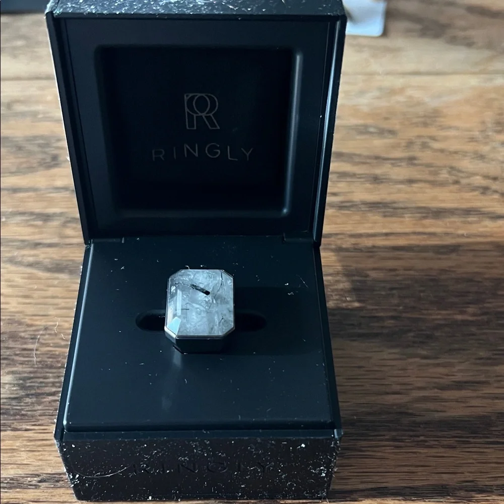 Ringly Quartz Smart Ring - Picture 1 of 4